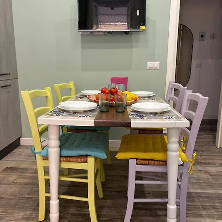 Appartement Campani 44- 2 Bedrooms Sleeps 6 *